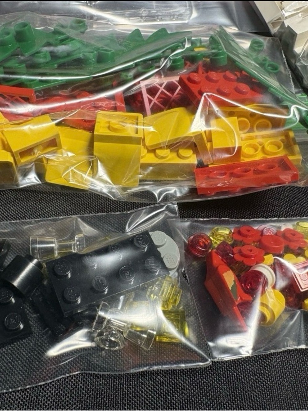 Vintage LEGO Set 6376 Town Breezeway Café 100% Complete With Box & Instructions - Picture 7 of 10